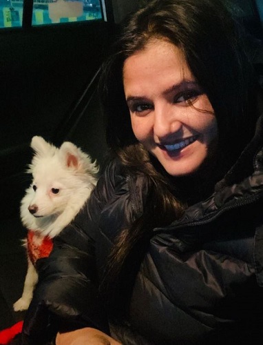 Anjali Raghav with her pet dog