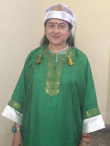 Priti Sapri wearing Kashmiri attires