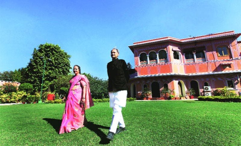 Sunita Gehlot With Her Husband Ashok Gehlot