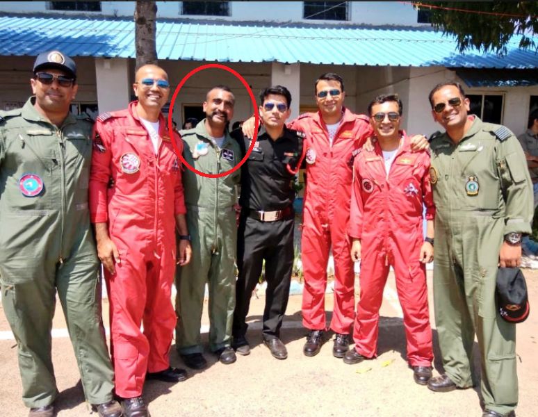 Wing Commander Abhinandan Varthaman With His Fellow Officers