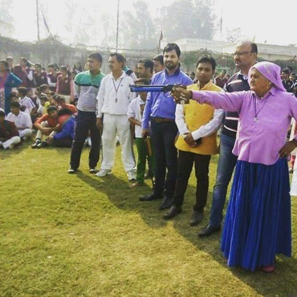 Prakashi Tomar teaching Village Youth