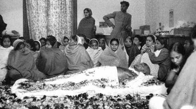 Dead body of Mahatma Gandhi
