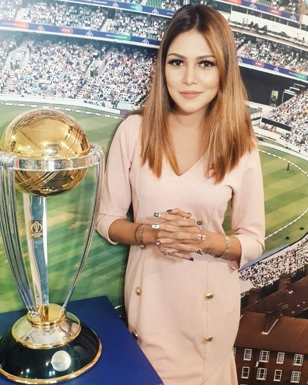 Peya Jannatul With The ICC Cricket World Cup 2019 Trophy