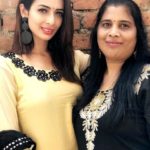 Heena Panchal with her mother