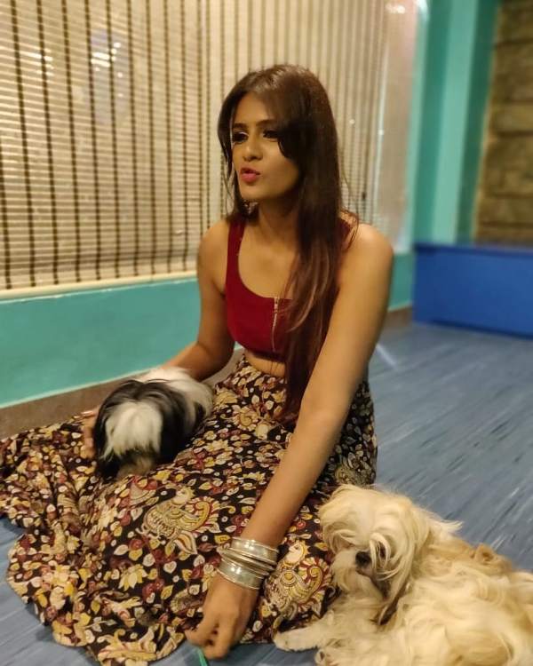 Meera Mithun loves dogs