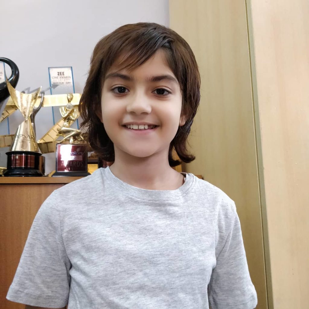 "Typewriter" Actors, Cast & Crew Roles, Salary » StarsUnfolded