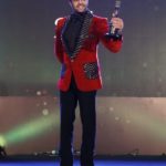 Manish Paul with the Best Entertainer award