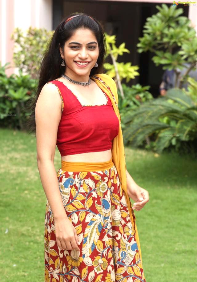 Punarnavi Bhupalam (Bigg Boss Telugu) Age, Boyfriend, Family, Biography ...