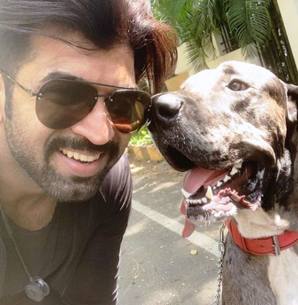 Arun Vijay with His Pet Dog