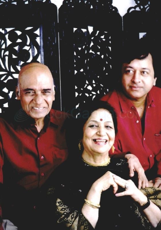 Jagjit Kaur With Her Husband and Son Pradeep