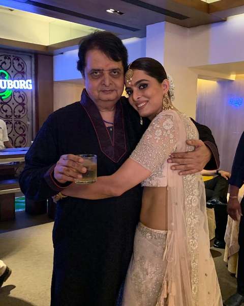 Ruhi Chaturvedi with her father