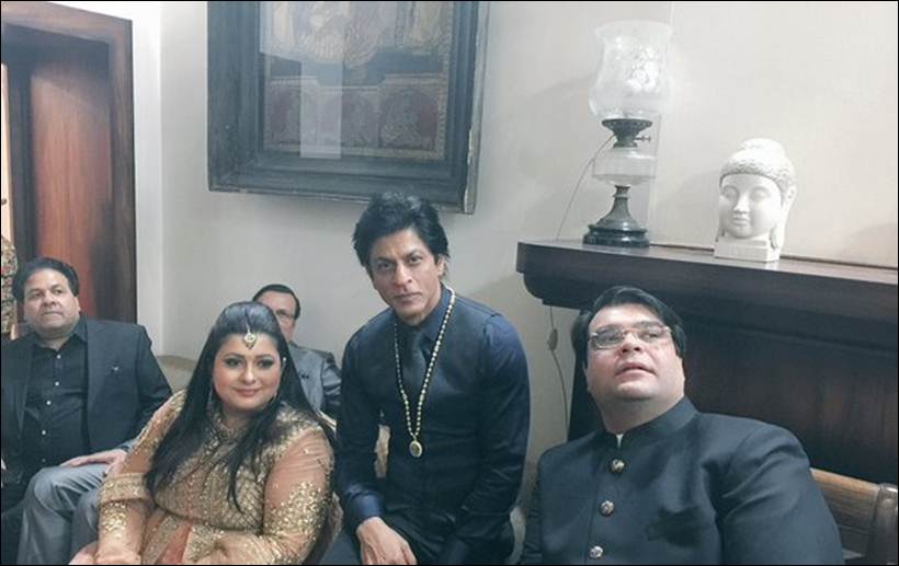 Shah Rukh Khan at the wedding ceremony of Sonali and Jaiyesh