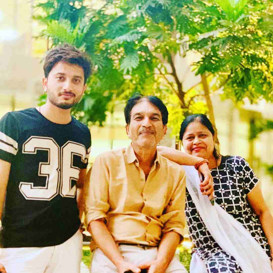 Ishaan Khan with his parents