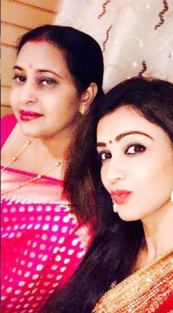 Koushani Mukherjee and her mother