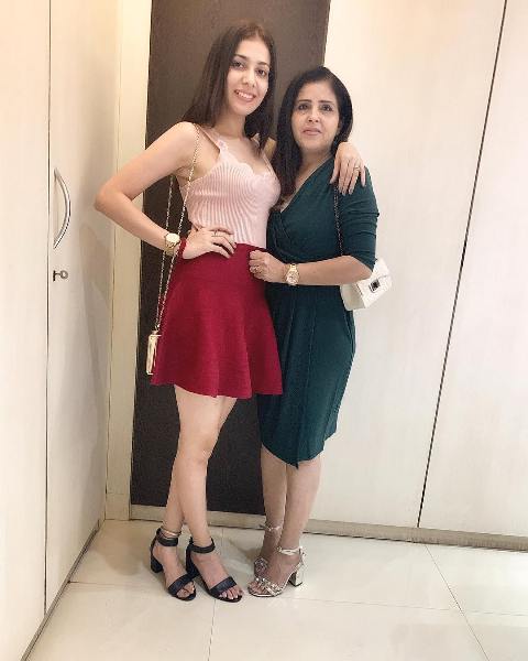Palak Purswani with her mother
