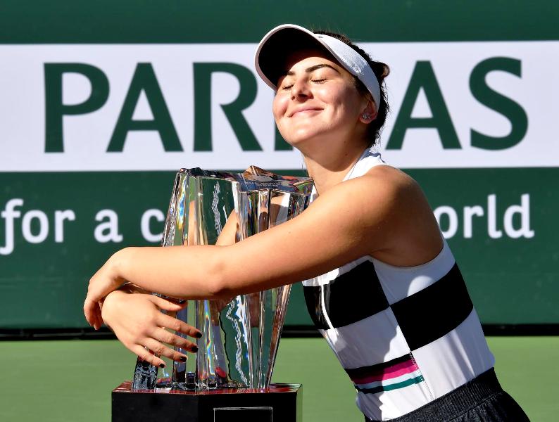 Bianca Andreescu with her Paribas Open Trophy