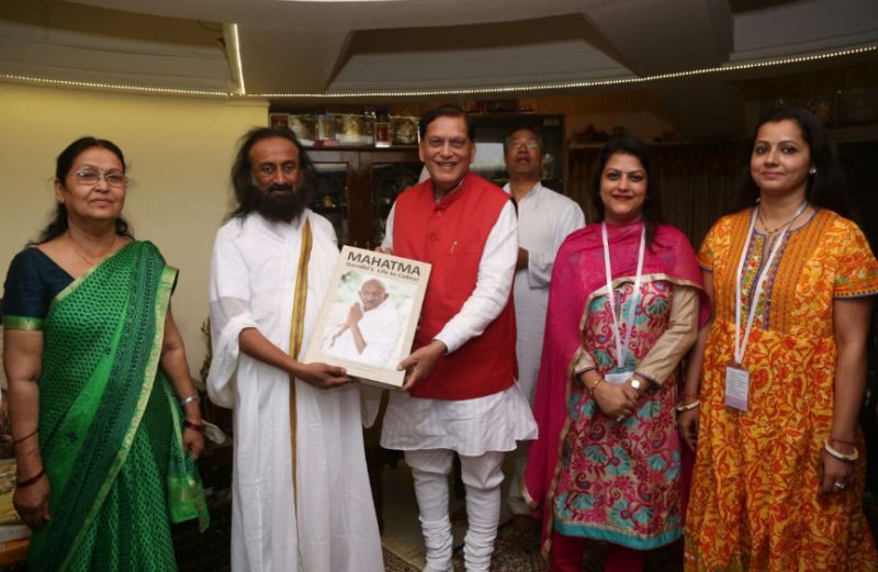 Bindeshwar Pathak With His Wife And Family