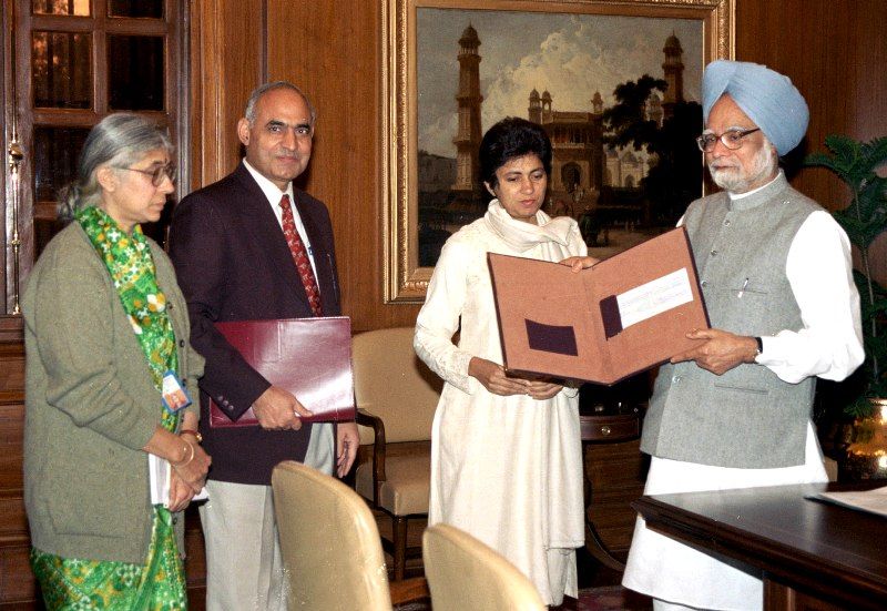 Selja Kumari with Manmohan Singh