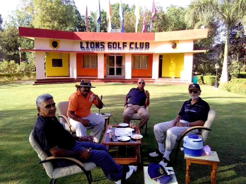 Vijay Karnik (Extreme Right) at a Golf Club