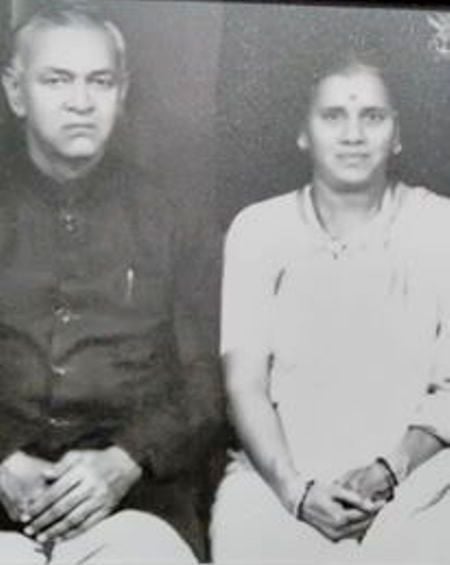 Vijay Karnik's Parents