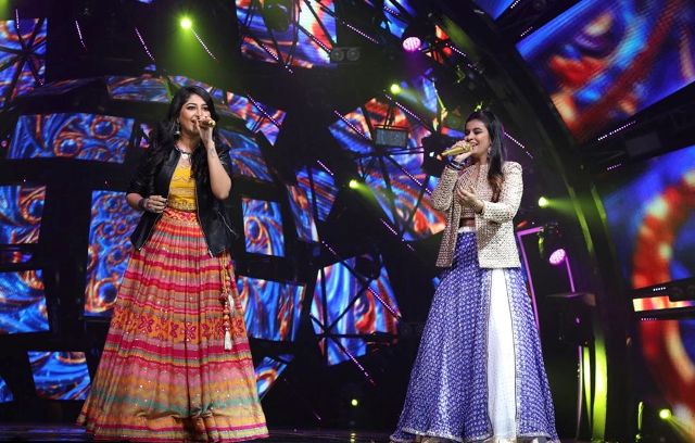 Chetna Bhardwaj performing in Indian Idol