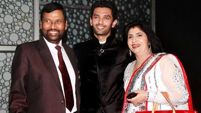 Chirag Paswan with his father Ram Vilas Paswan and his mother Reena Paswan