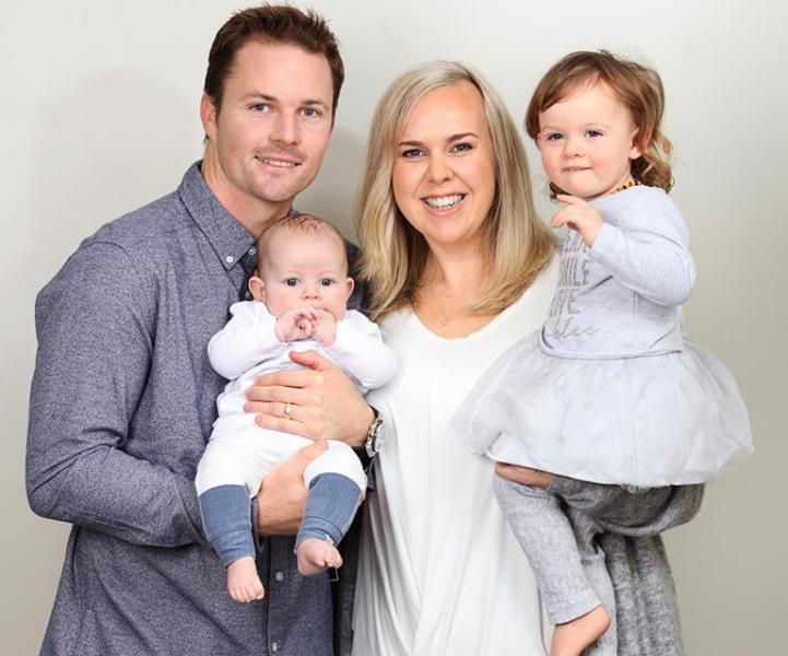 Colin Munro With His Wife Tehere Munro and Children