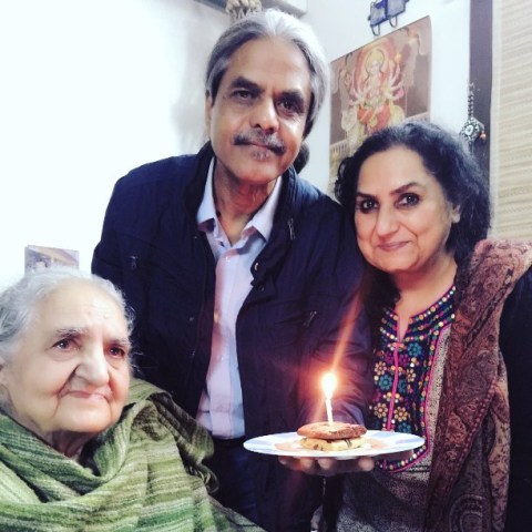 Jannabi Das' parents and her grandmother