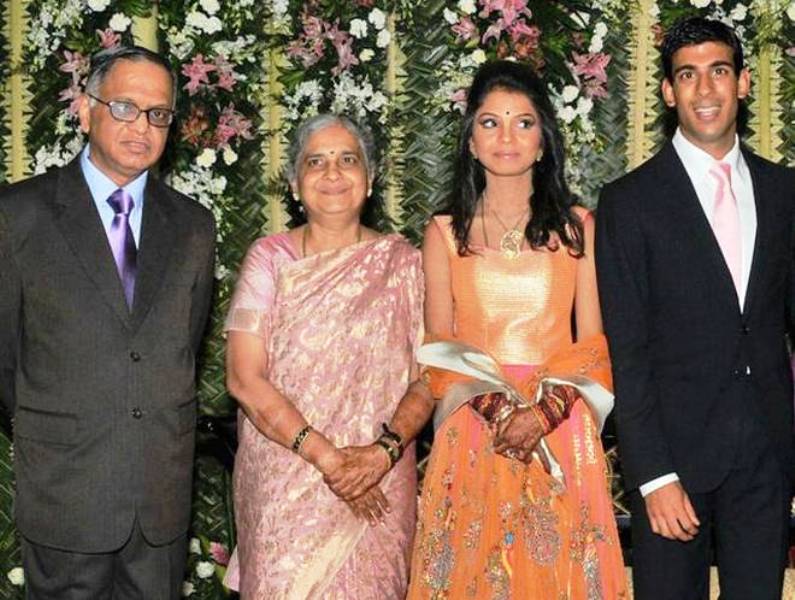 Narayana Murthy with Her Daughter- Akshata Murthy and Son-in-Law- Rishi Sunak