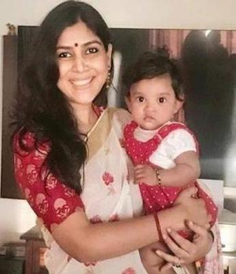 Sakshi Tanwar with her daughter