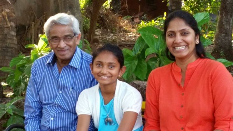 Anchor Jhansi with her father and daughter