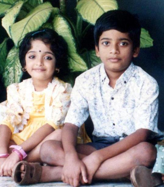 Childhood Photo of Kavya Madhavan with her brother Mithun