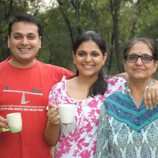 Richa Anirudh with her mother and brother