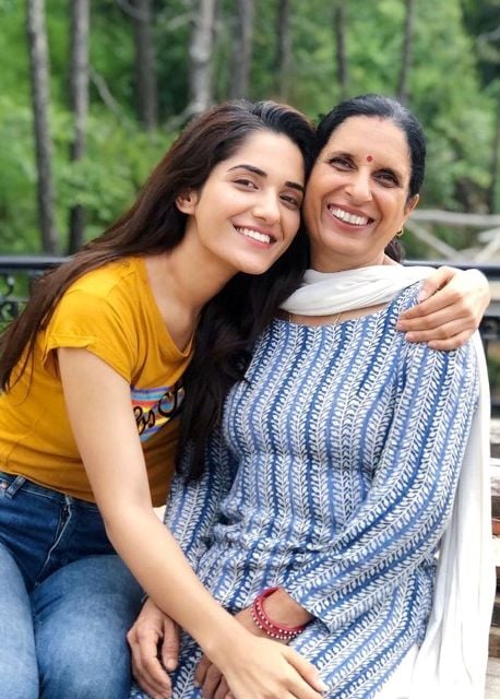 Ruhani Sharma with her mother