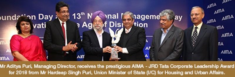 Aditya Puri Receiving AIMA - JRD TATA Corporate Leadership Award