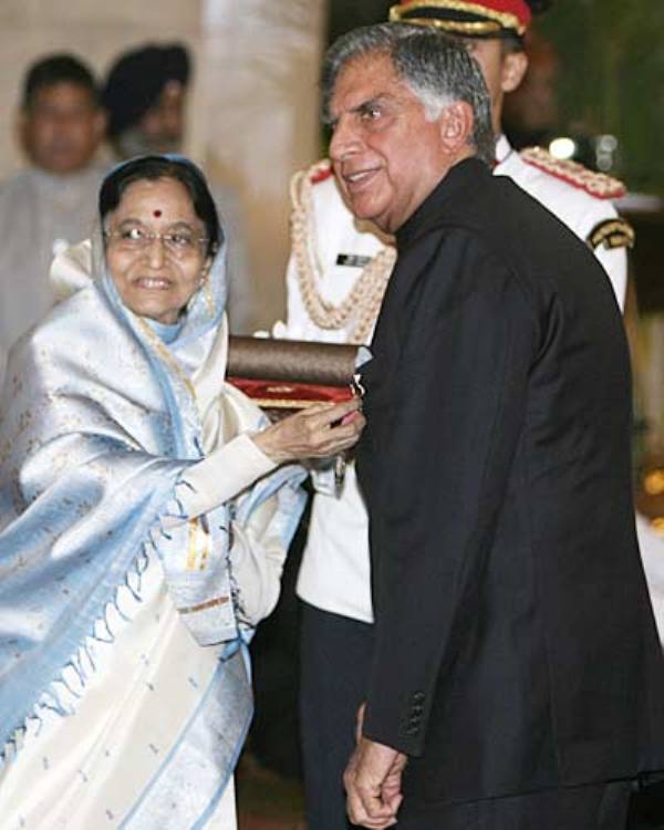 President of India Pratibha Patil (L), presenting Padma Vibhushan to Ratan Tata