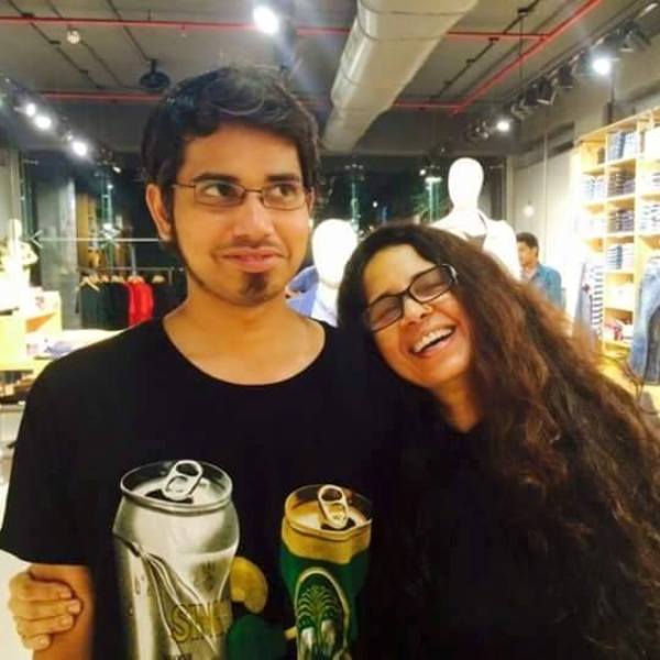 Sonnalli Seygall's Brother and Mother