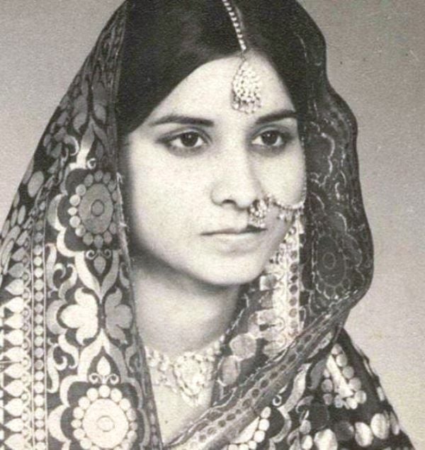 अमित शर्मा की माँ की एक पुरानी तस्वीर