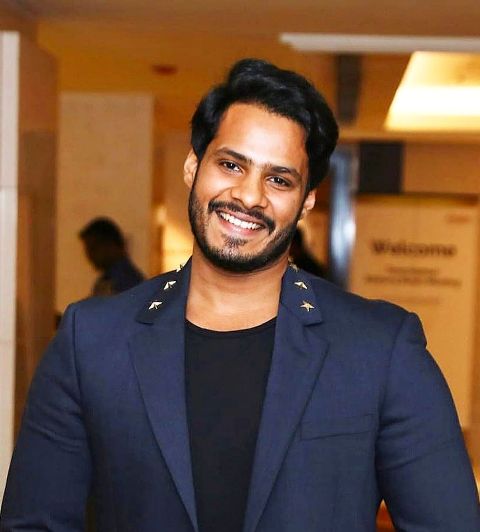 Nikhil Kumaraswamy Age, Girlfriend, Wife, Family, Biography & More ...