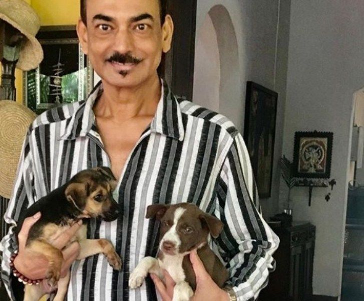Wendell Rodricks with his Dogs