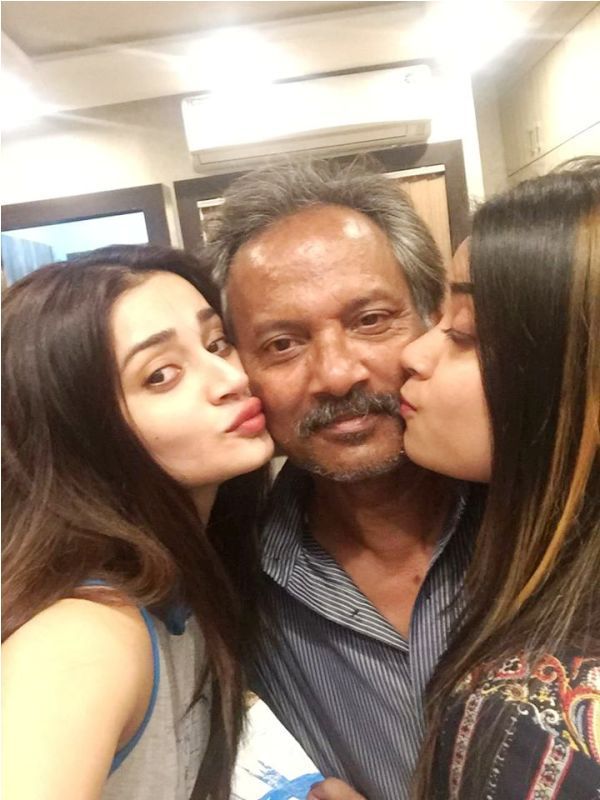 Ankita Srivastava With Her Father and Sister