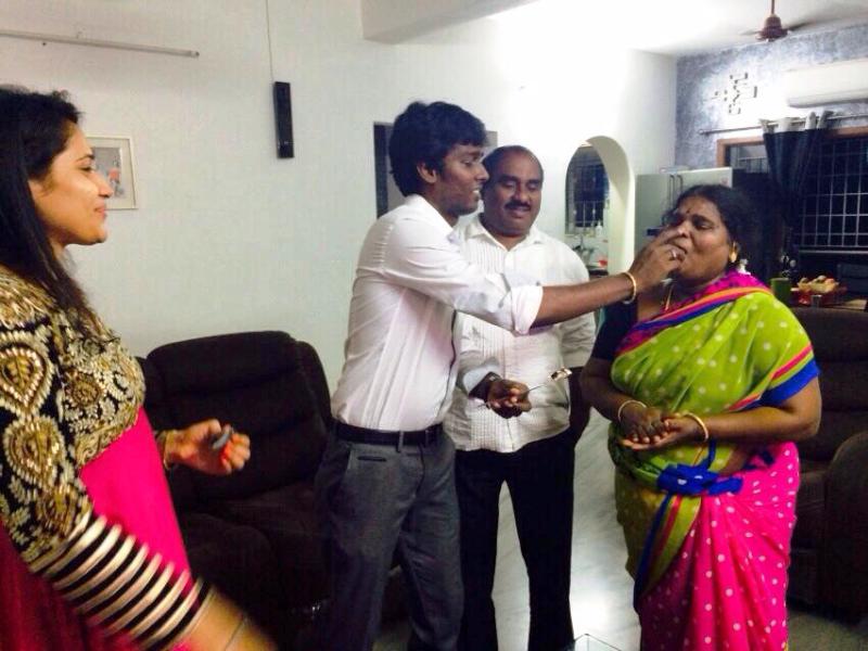 Atlee Kumar With His Parents and Wife