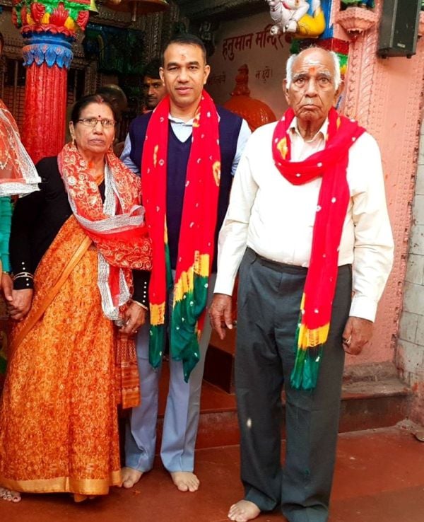 Sekera with his parents