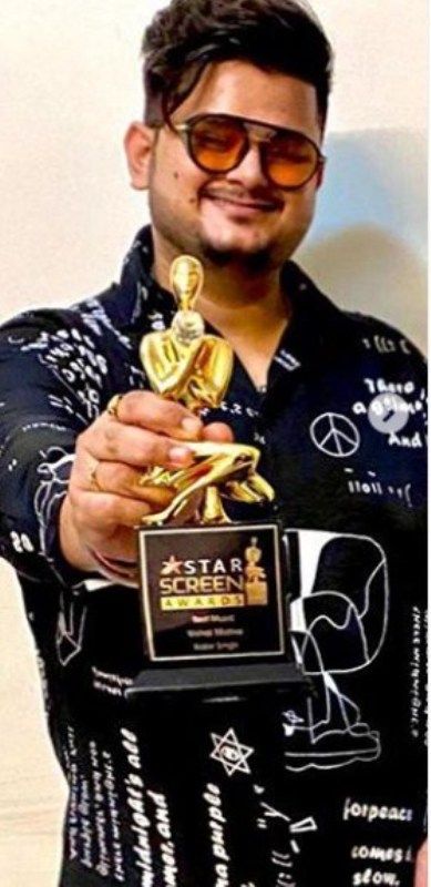 Vishal Mishra with his Screen Award