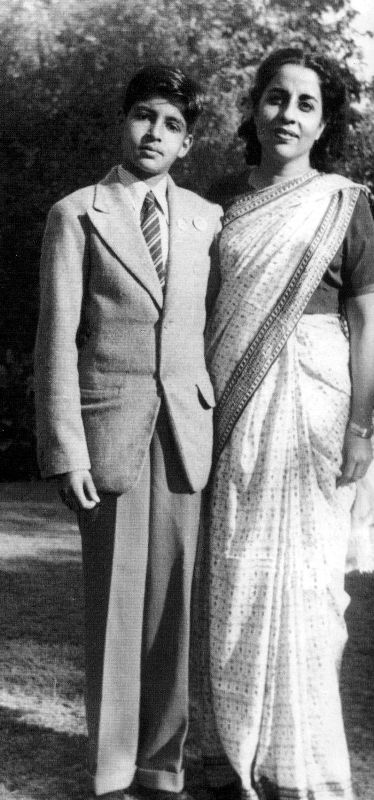 An Old Photo of Teji Bachchan With Amitabh Bachchan