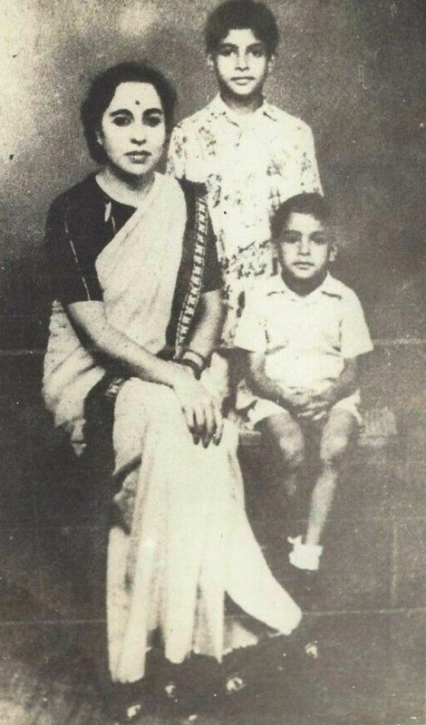 An Old Photo of Teji Bachchan With Her Sons Amitabh and Ajitabh