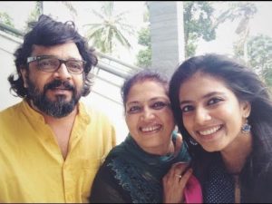 Malavika Mohanan with her parents