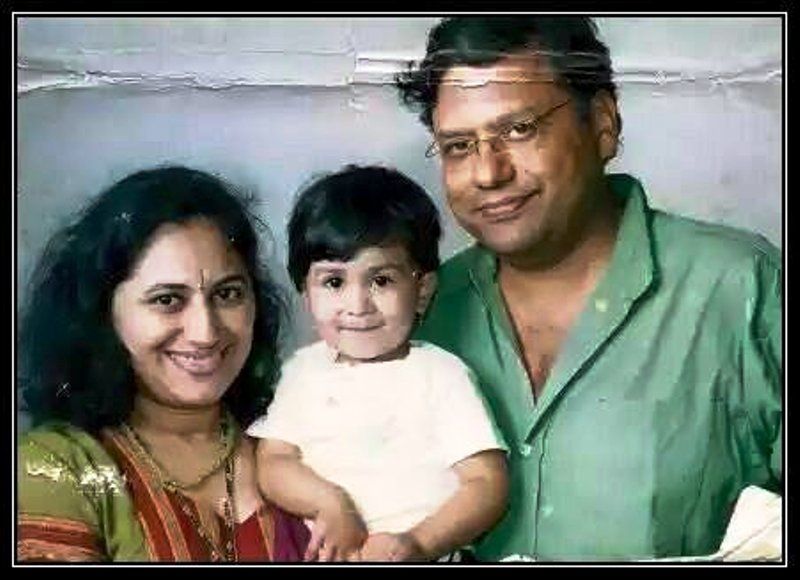 Sukanya Kulkarni With Her Family