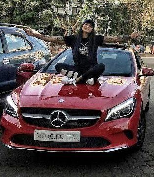 VJ Bani With Her Car