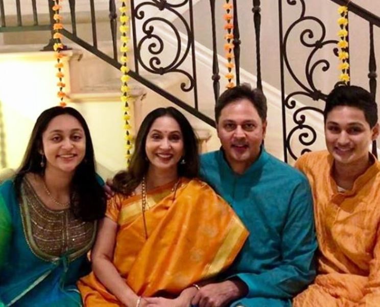 Ashwini Bhave With Her Husband and Children